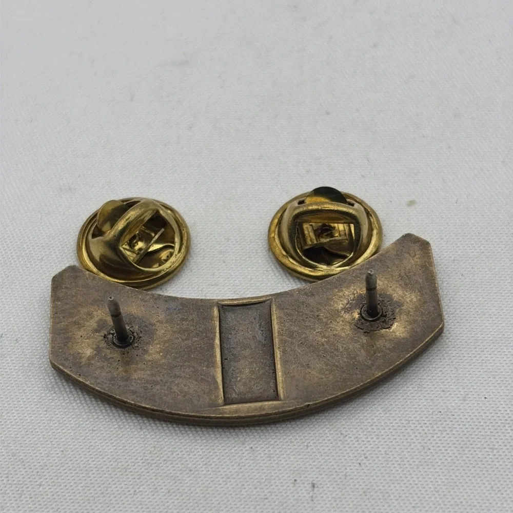 2004 Harley Owners Group Harley Davidson HOG Rocker Lapel Hat Pin Bronze Tone